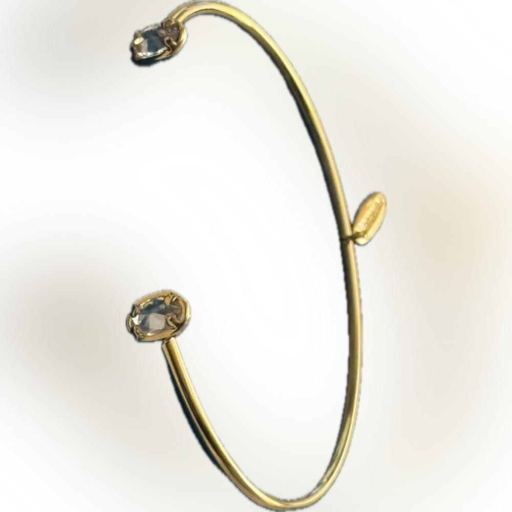 BRAND NEW Bracelet Serefina With Pouch  Gorgeous Statement NEW Dainty